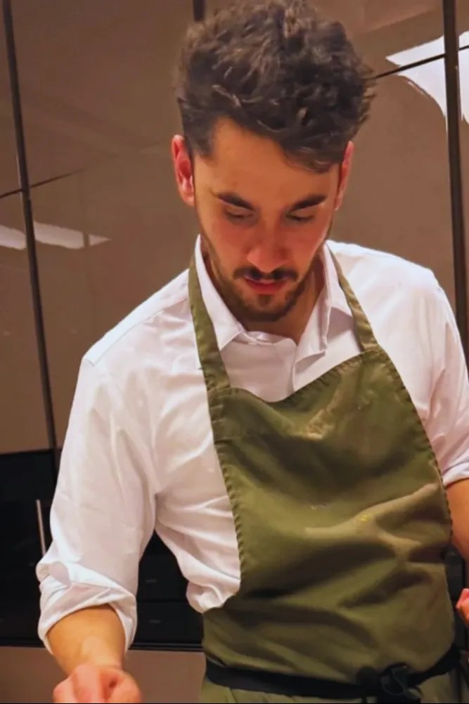 Image alt description