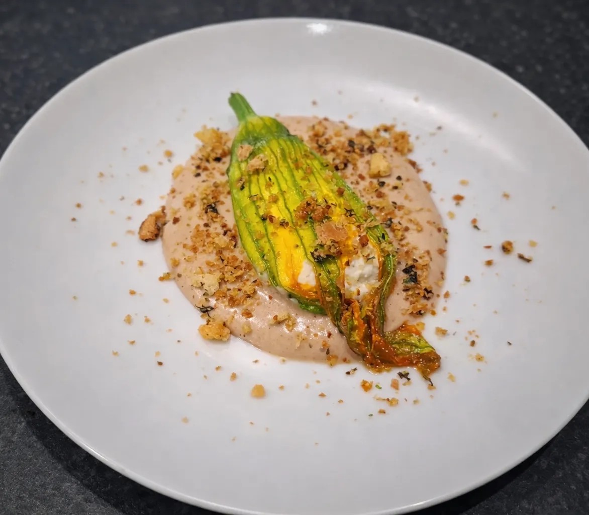 Image alt description