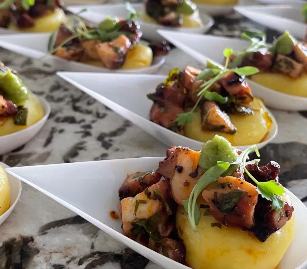 Image alt description