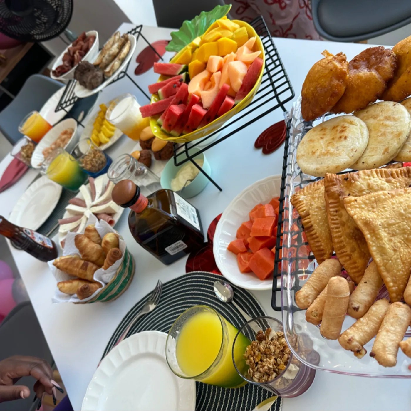 Image alt description