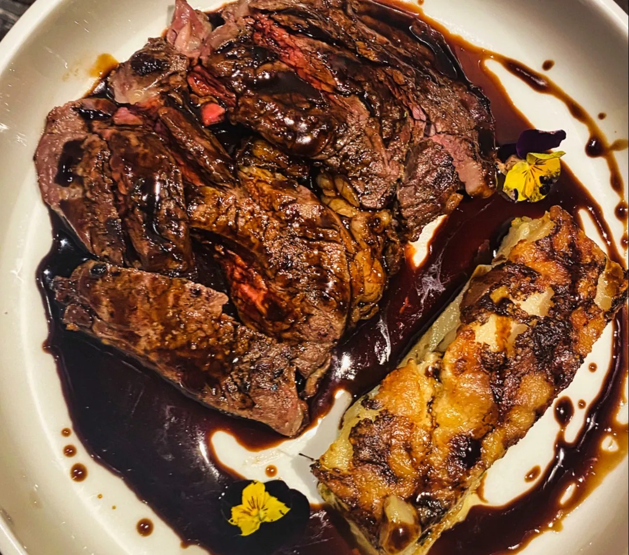 Image alt description