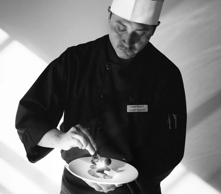 Image alt description