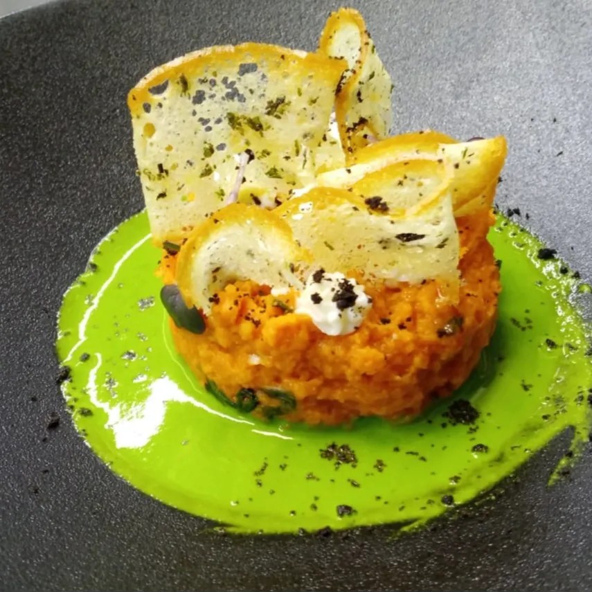 Image alt description