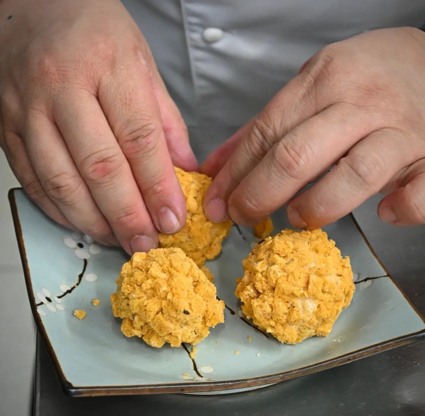 Image alt description