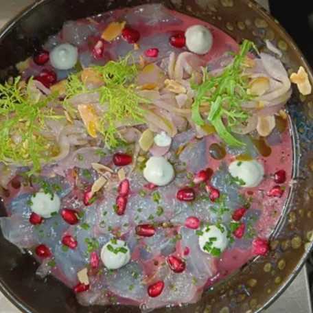 Image alt description