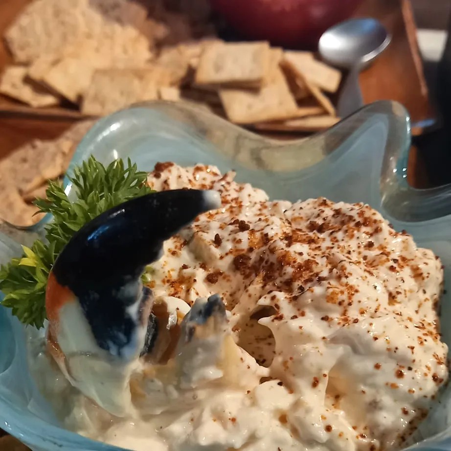 Image alt description