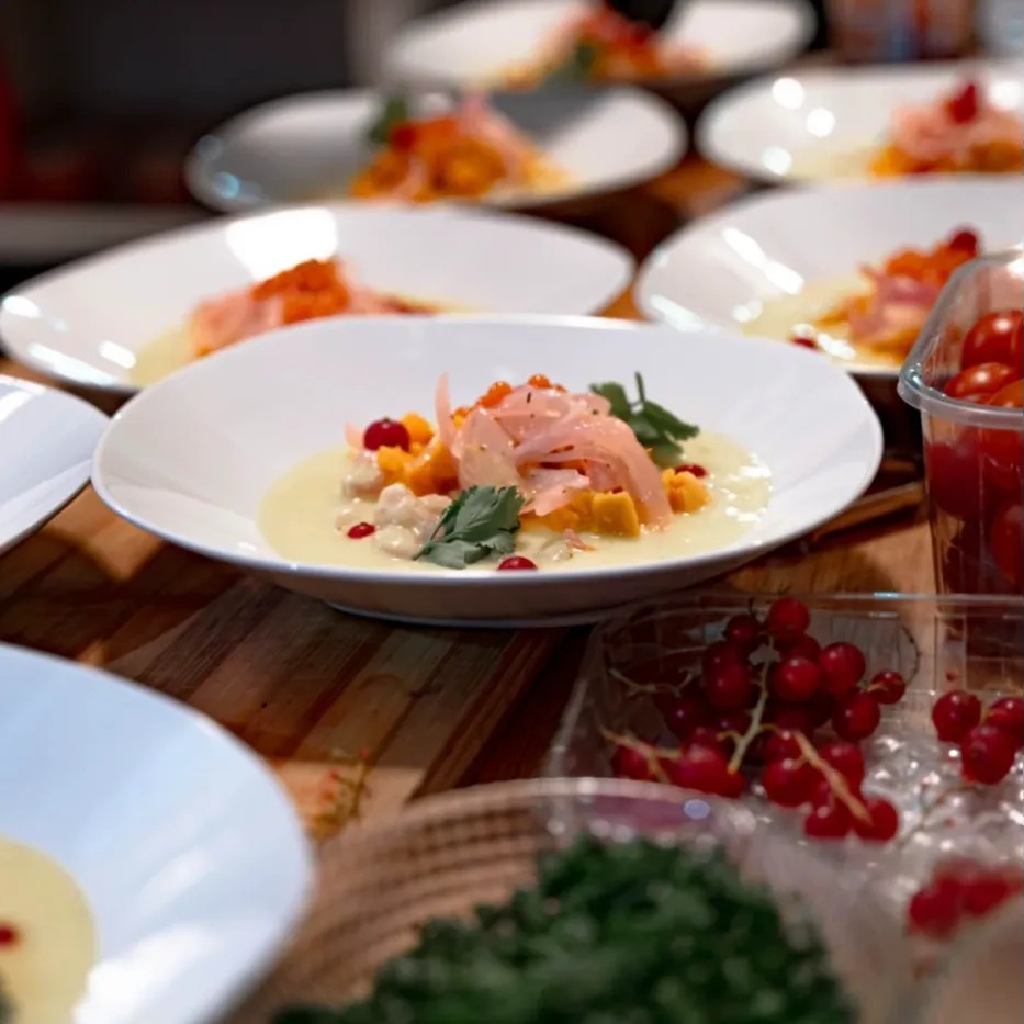 Image alt description