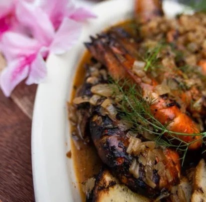 Image alt description