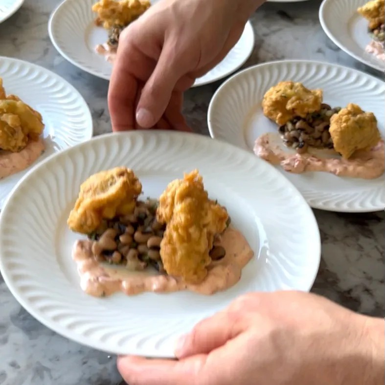 Image alt description