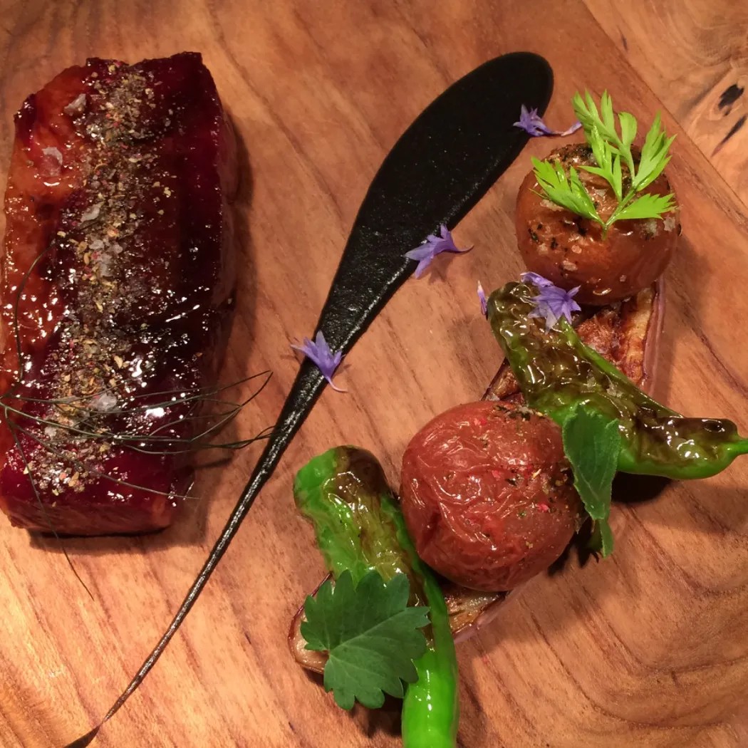 Image alt description