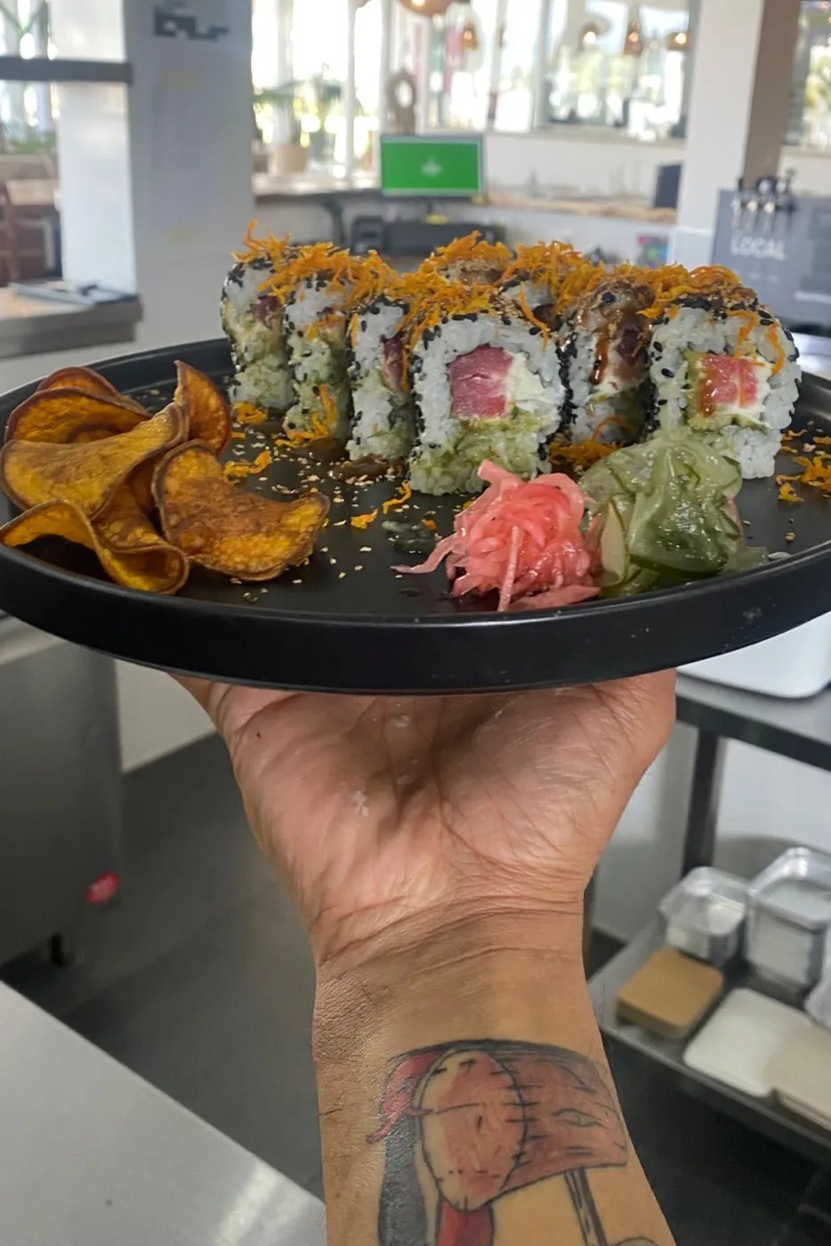 Image alt description