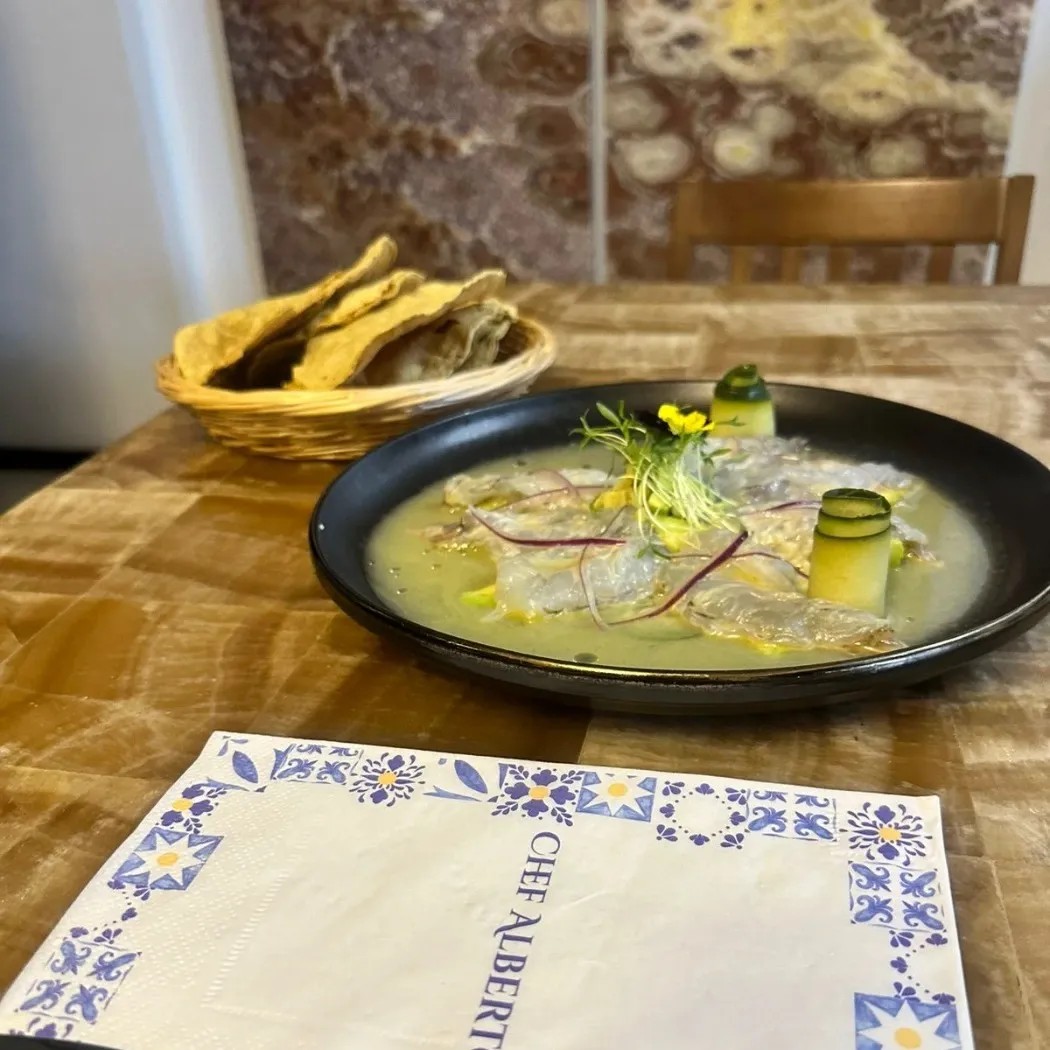 Image alt description