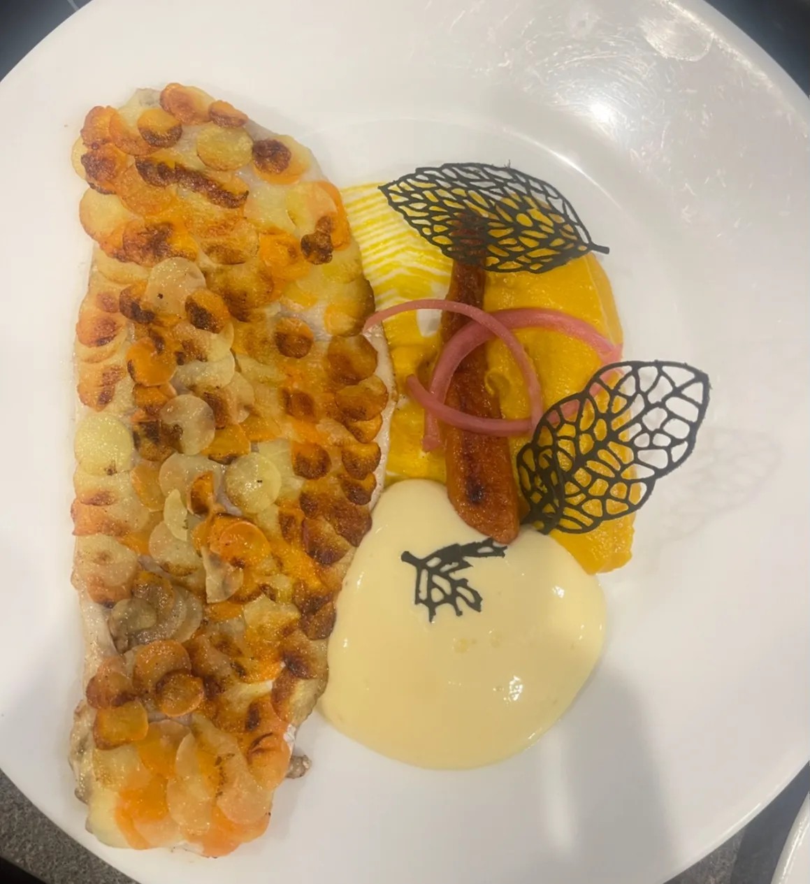 Image alt description