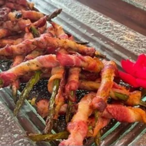 Image alt description