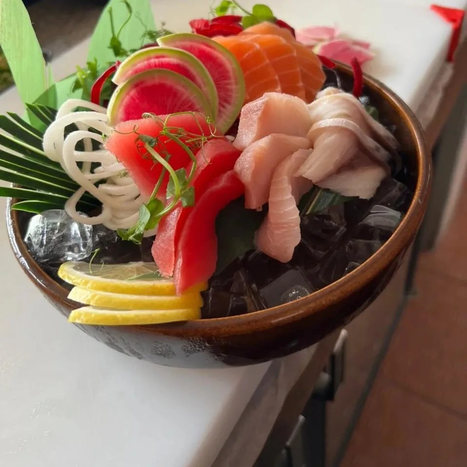 Image alt description