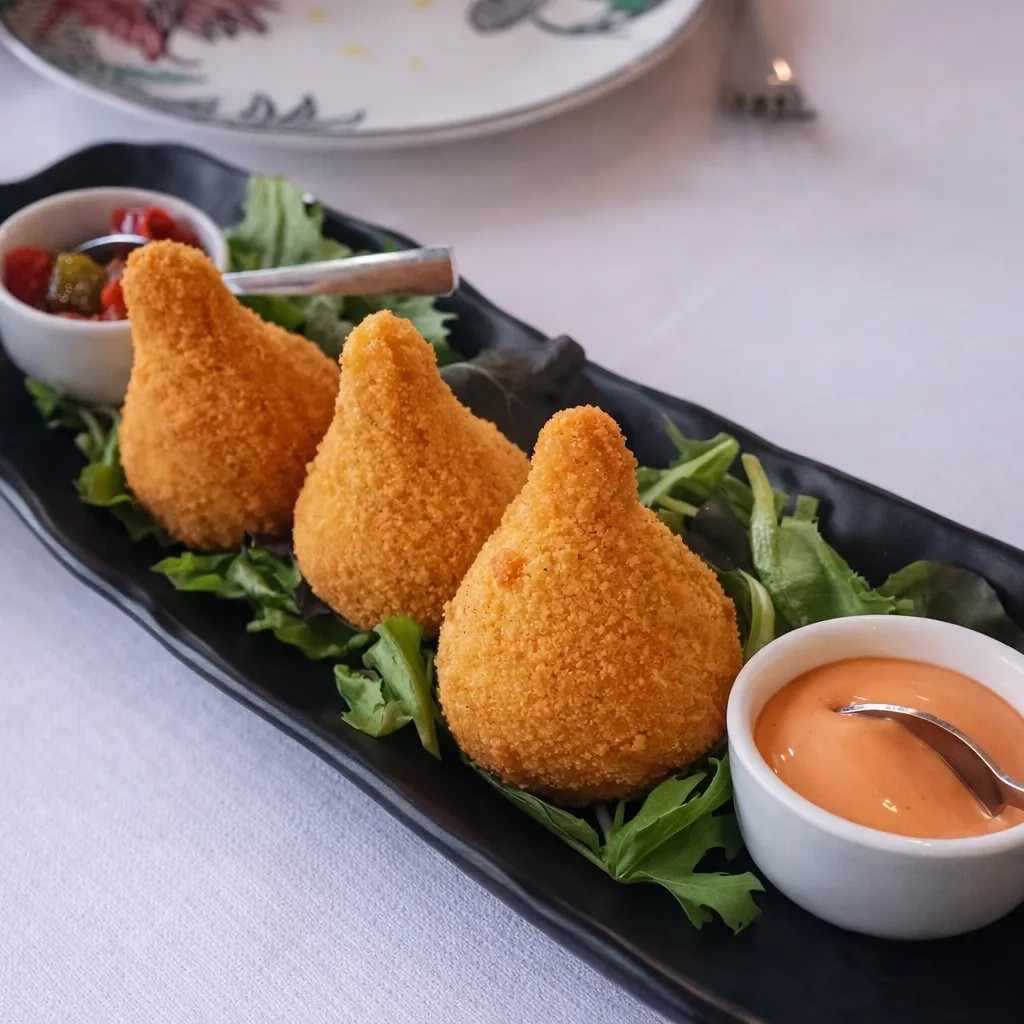 Image alt description