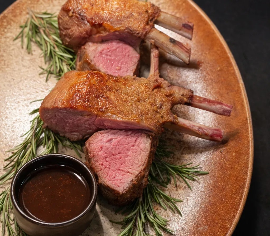 Image alt description