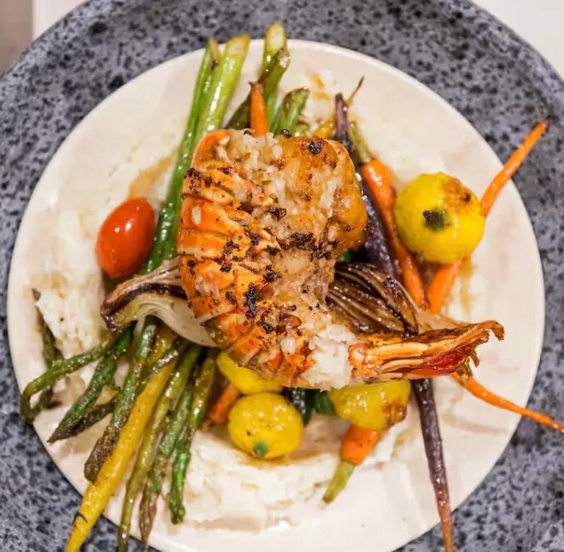 Image alt description