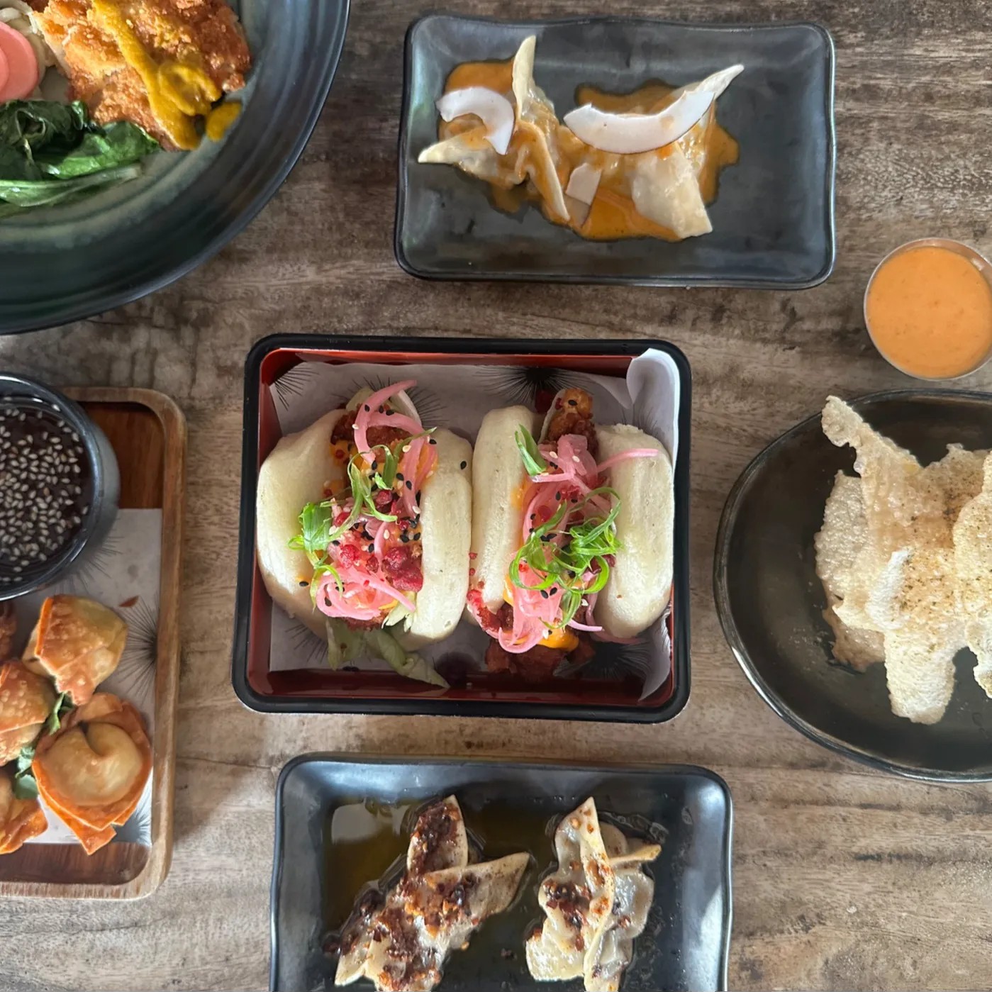 Image alt description