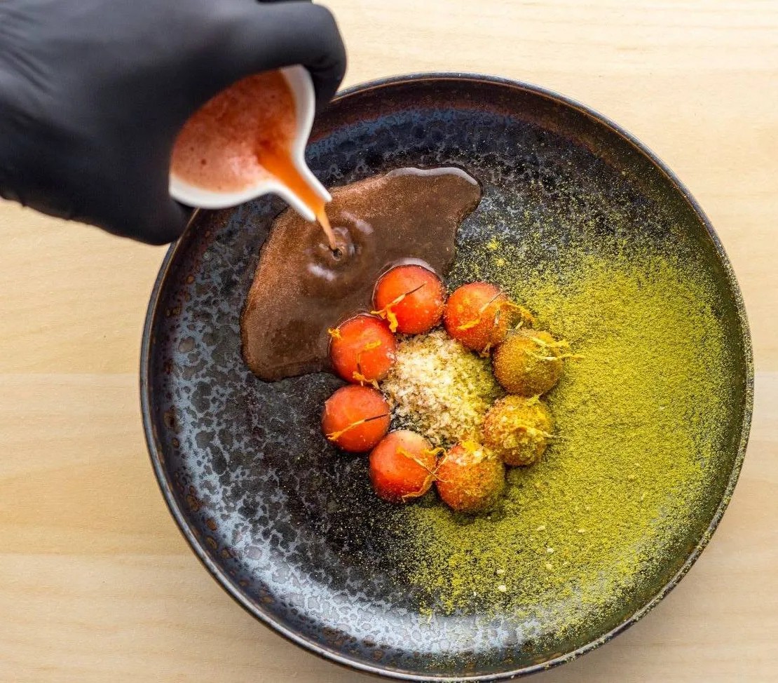 Image alt description