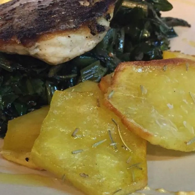 Image alt description