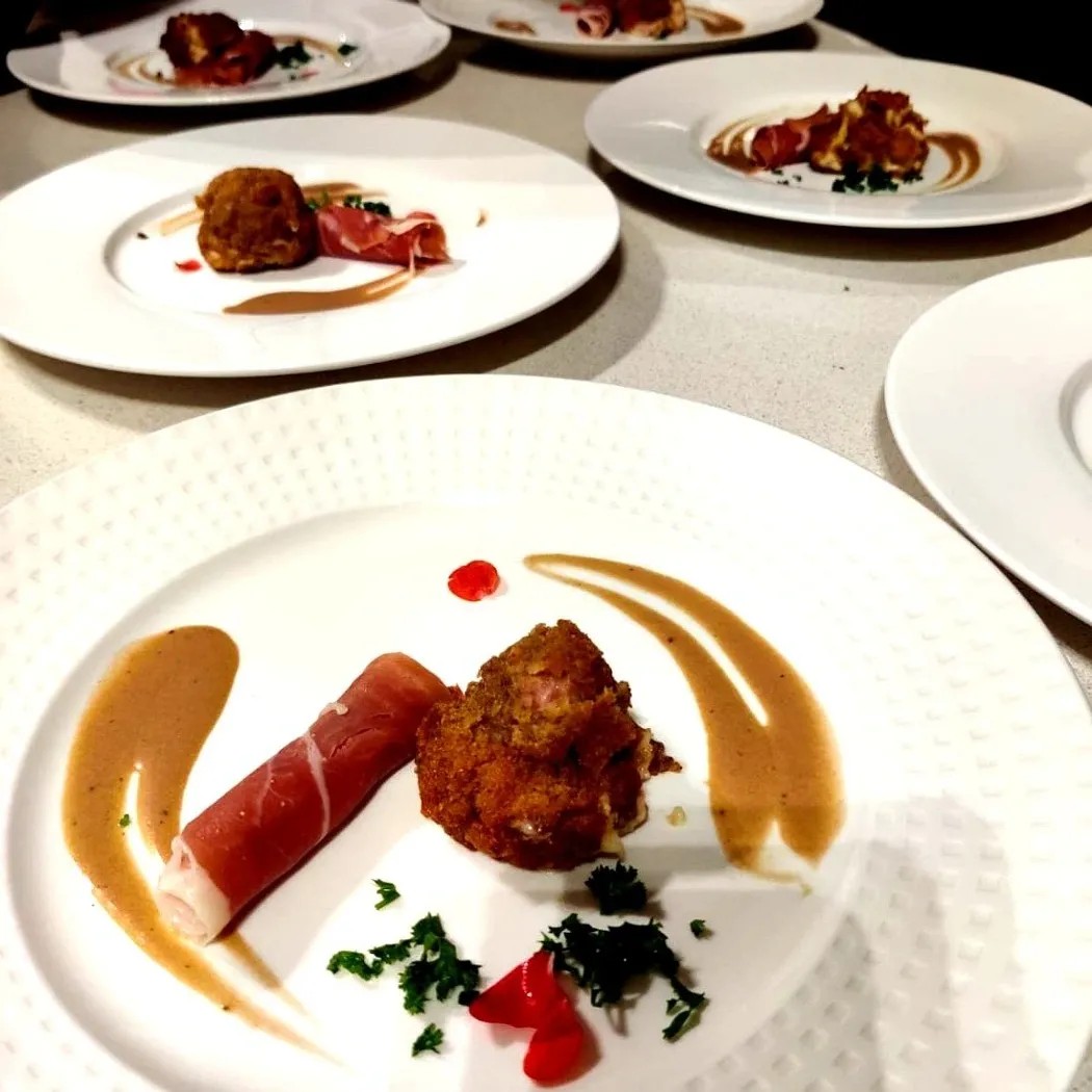 Image alt description