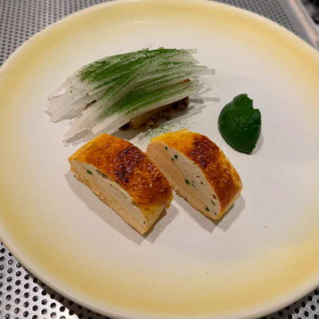 Image alt description