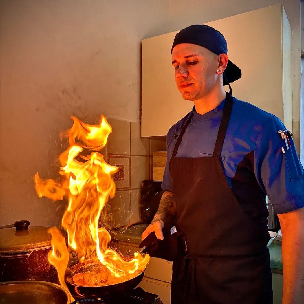 Image alt description