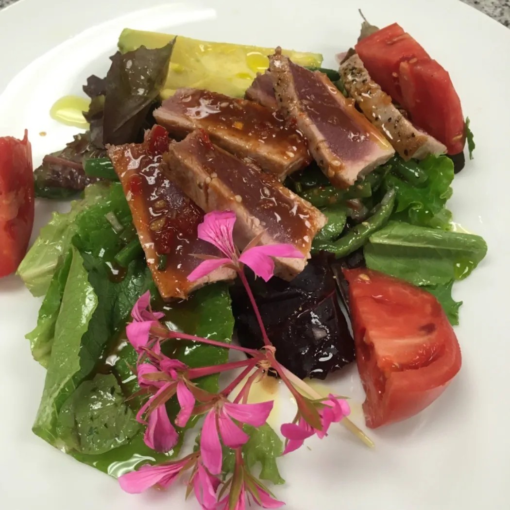 Image alt description