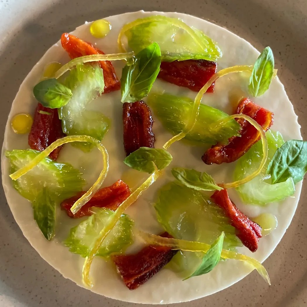 Image alt description