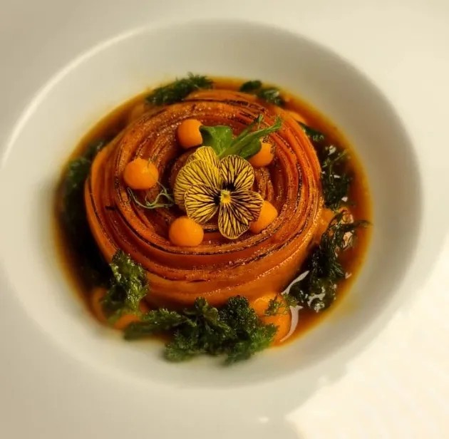 Image alt description