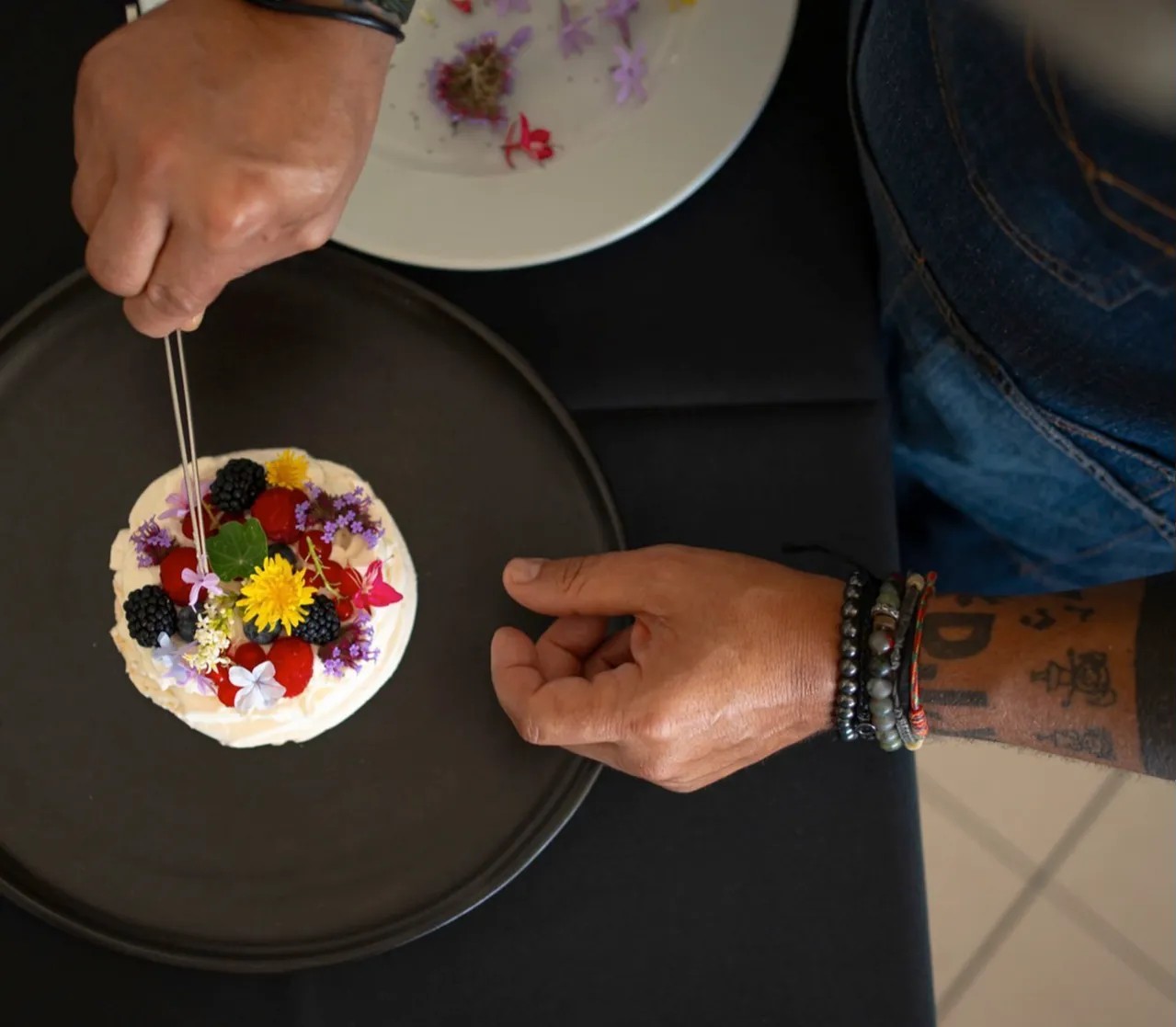 Image alt description