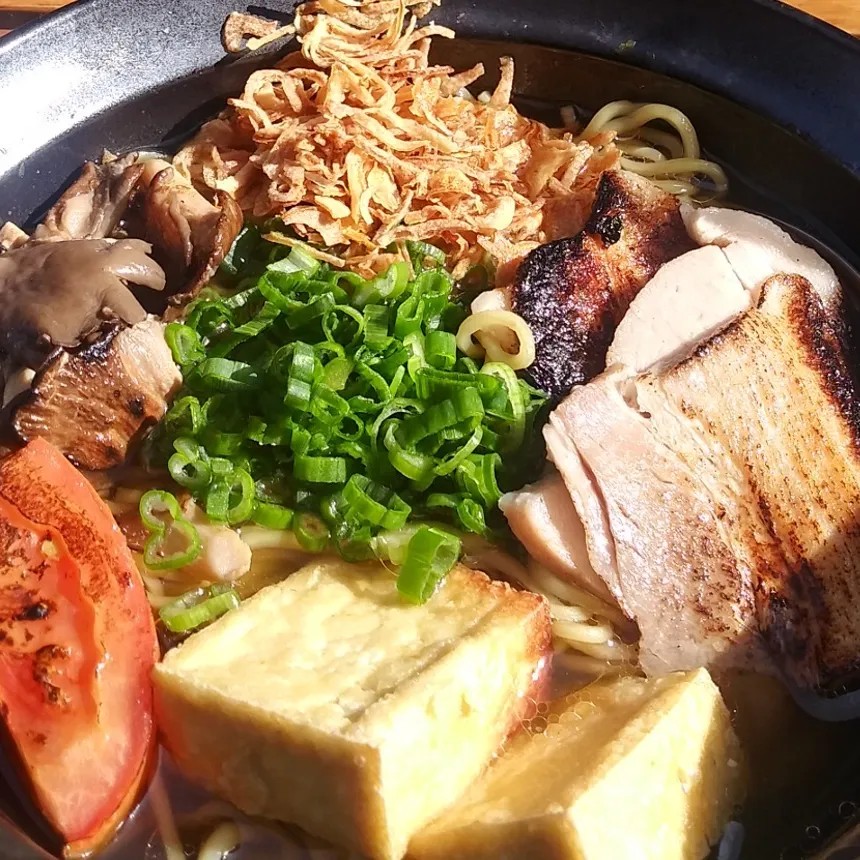 Image alt description