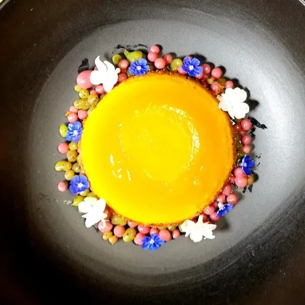 Image alt description