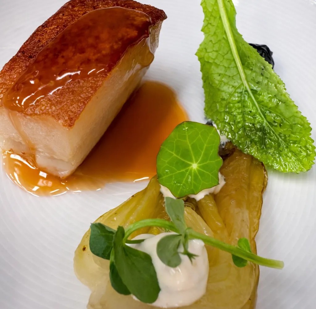 Image alt description