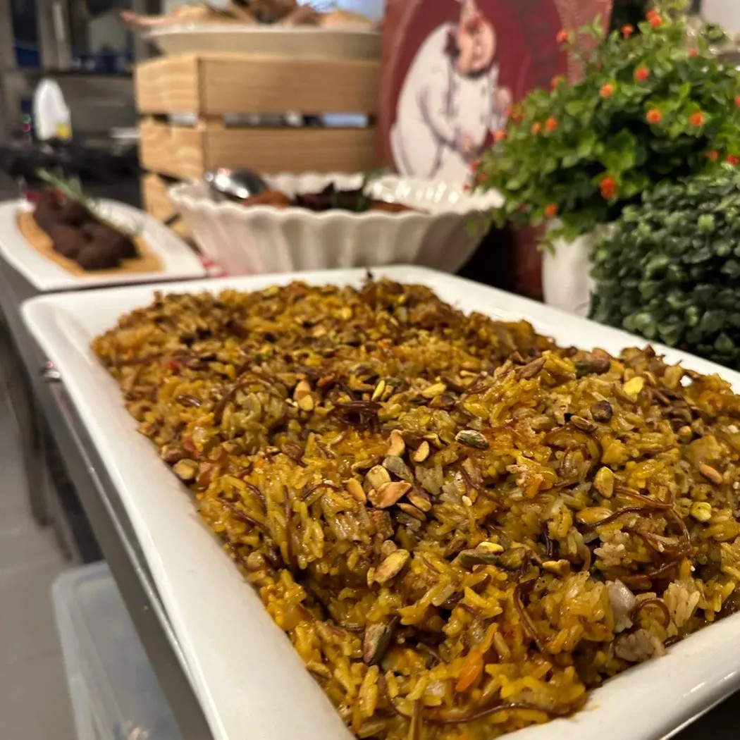 Image alt description