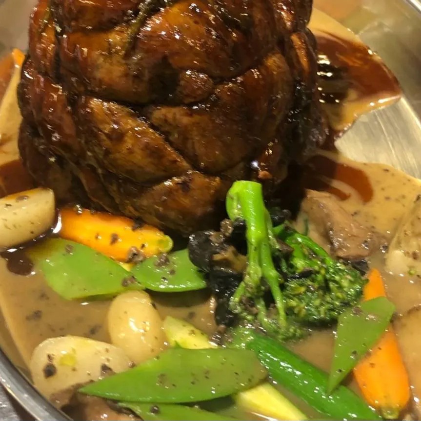 Image alt description