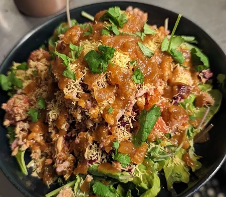 Image alt description