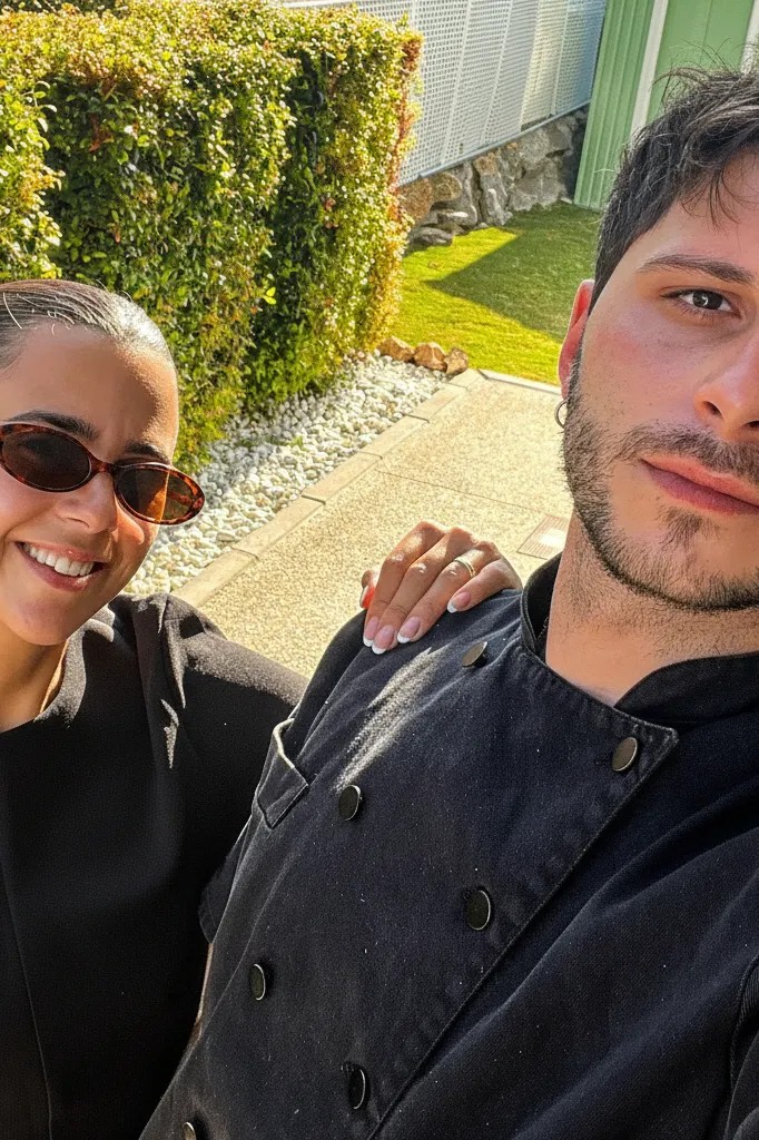 Image alt description