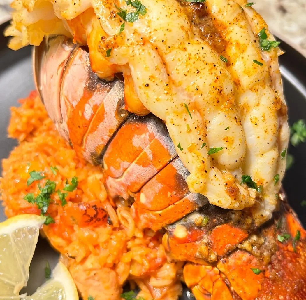 Image alt description