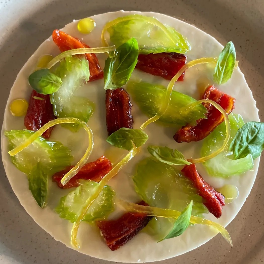 Image alt description