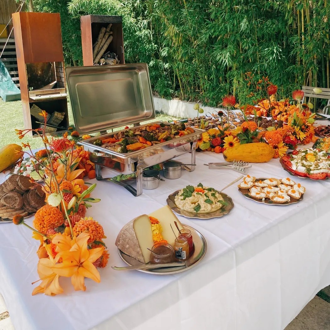 Image alt description