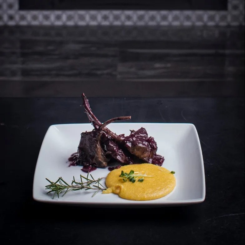 Image alt description