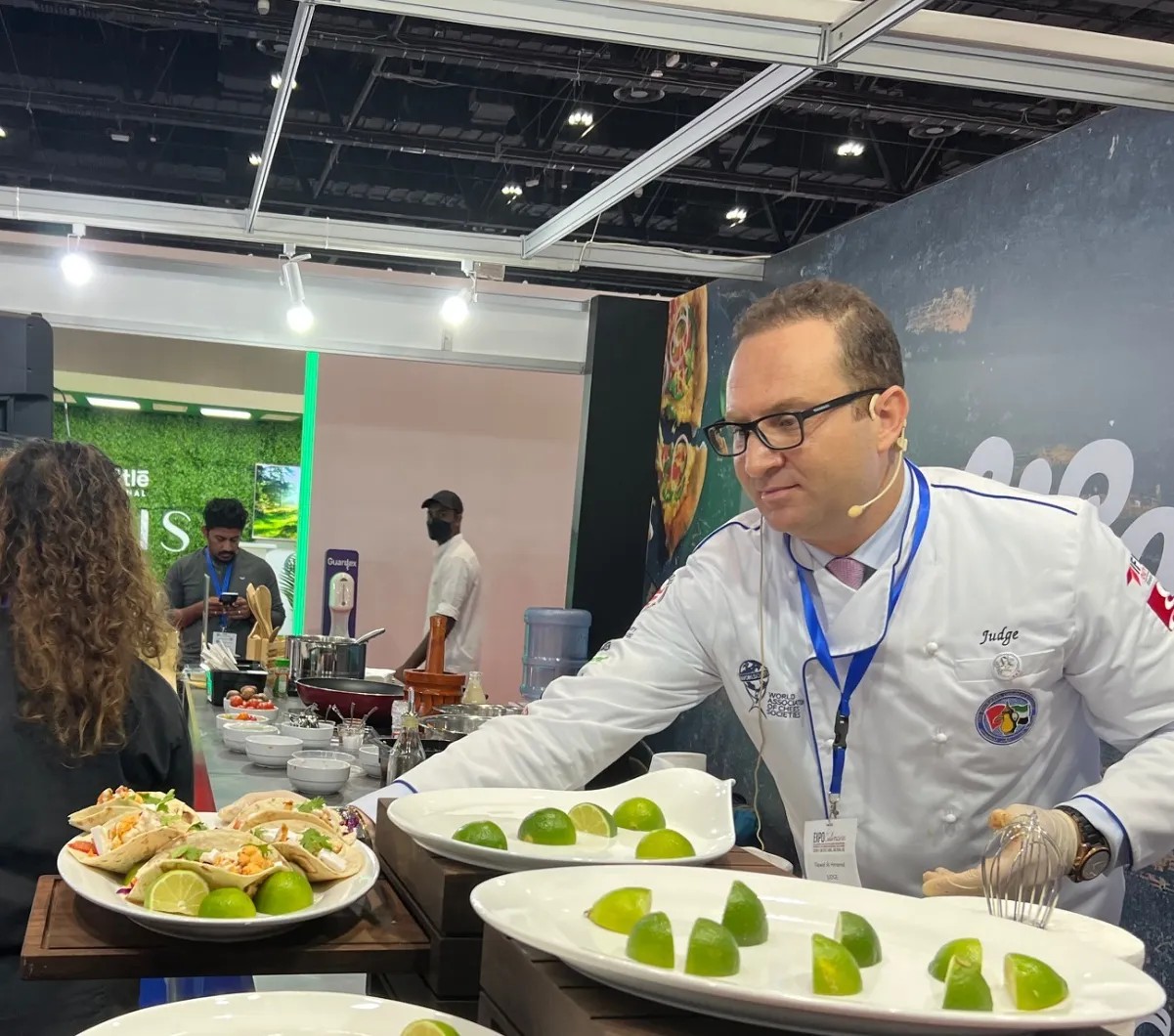 Image alt description