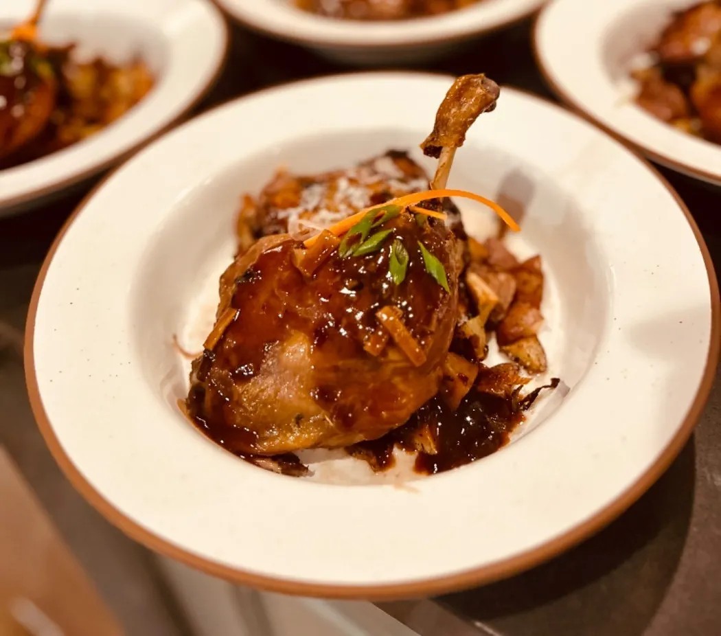 Image alt description