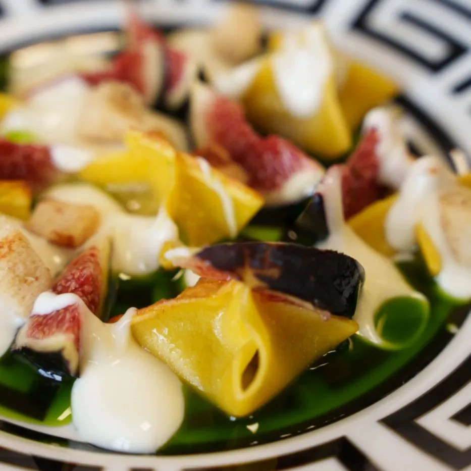 Image alt description