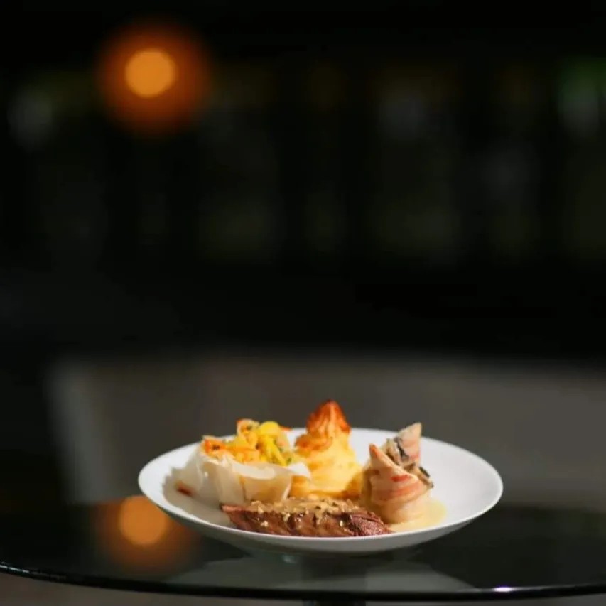 Image alt description