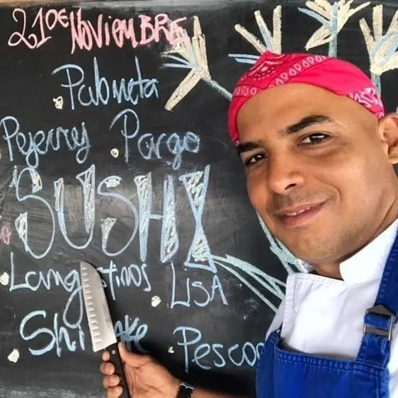 Image alt description