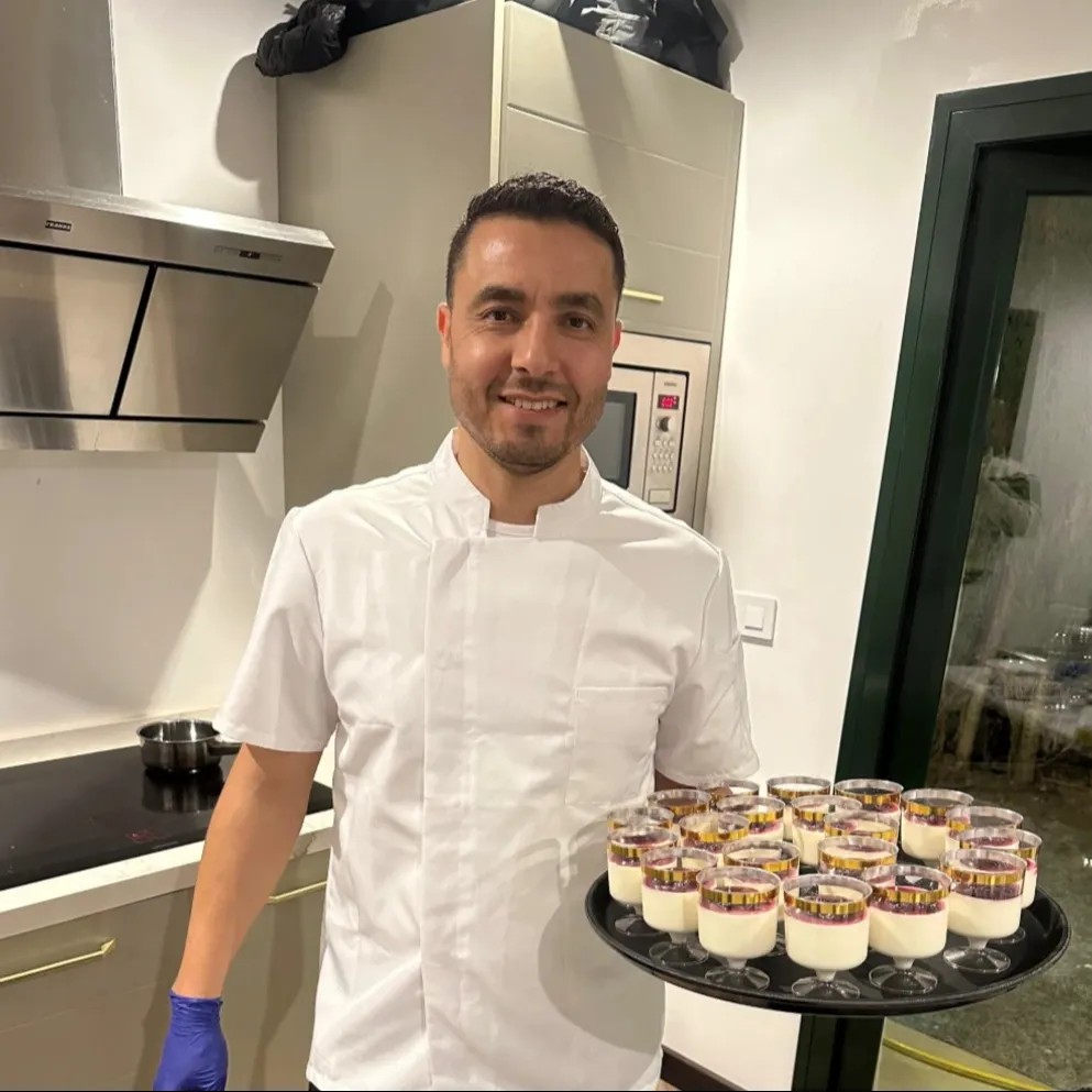 Image alt description