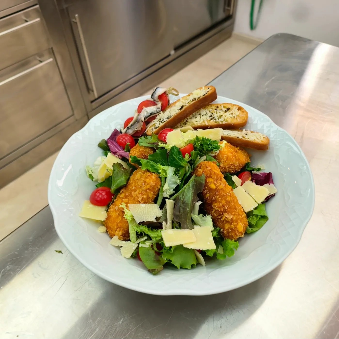 Image alt description